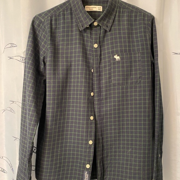 A&F kids shirts 13/14 - Picture 2 of 3